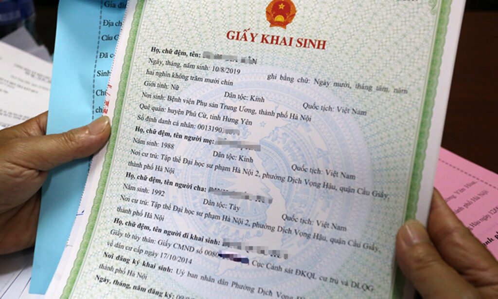Làm giấy khai sinh giả